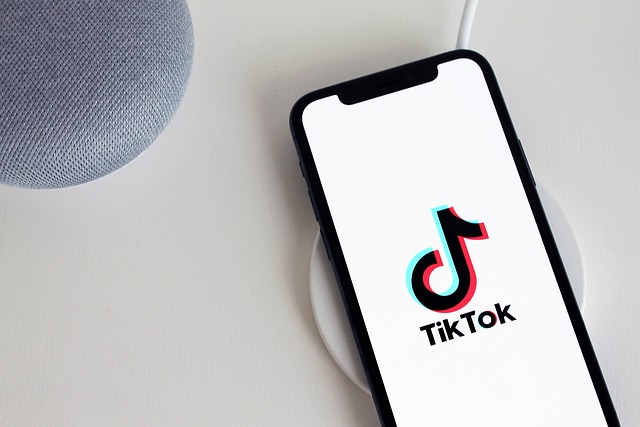 mobile phone, Tiktok-Logo